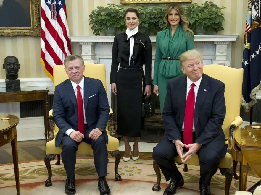 10041250-donald-trump-melania-trump-krolowa.jpg