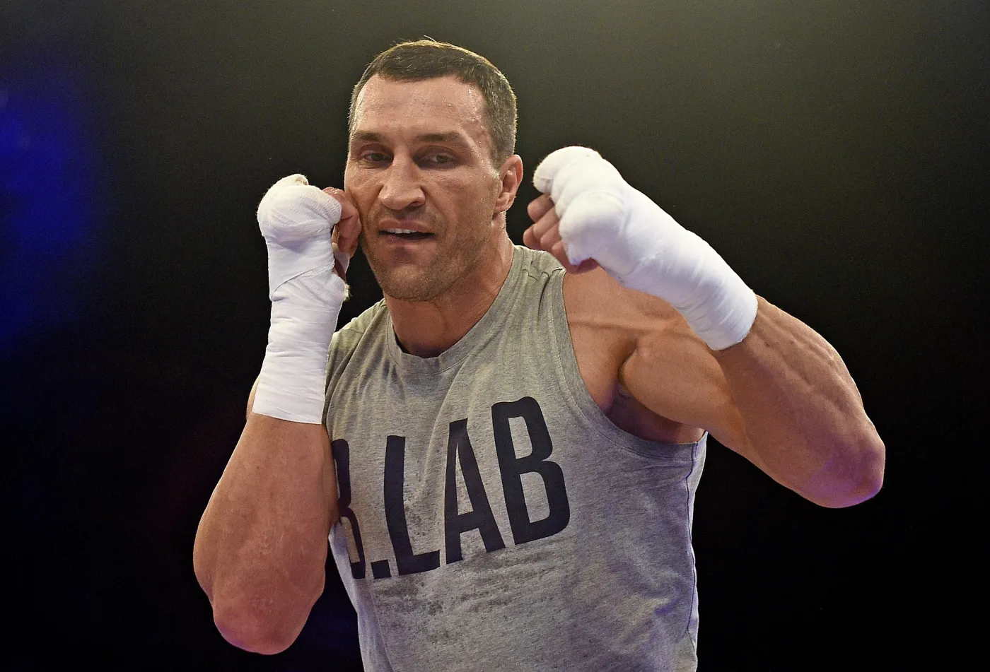 10099703-wladimir-kliczko-i-anthony-joshua.jpg