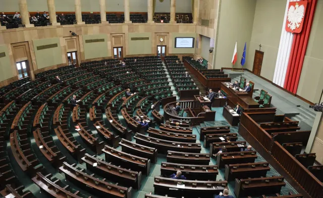 PiS za odrzuceniem projektu ustawy dotyczącej skrócenia czasu pracy dla rodziców. "Próba licytacji: my damy jeszcze więcej"