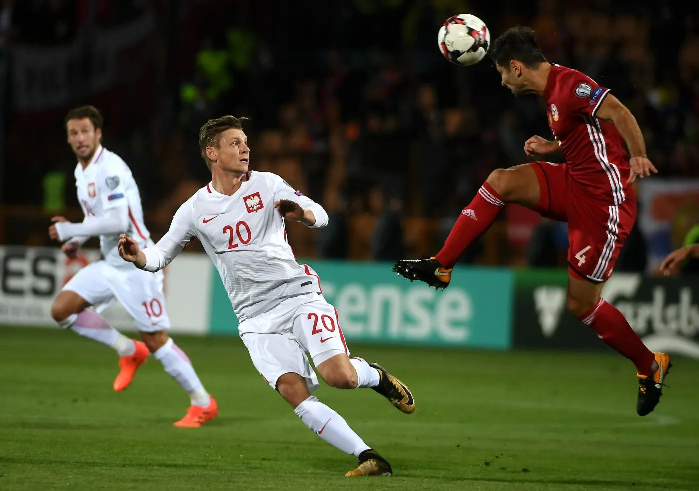 10483159-lukasz-piszczek-l-i-taron-woskanjan.jpg
