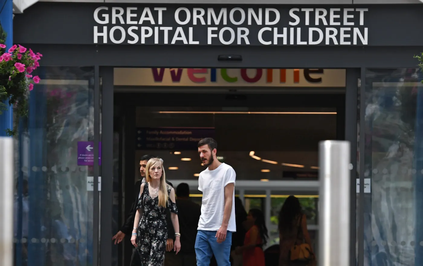 10293576-charlie-gard-umiera-rodzice-walcza.jpg