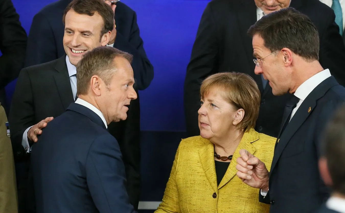 Emmanuel Macron, Donald Tusk, Angela Merkel i Mark Rutte