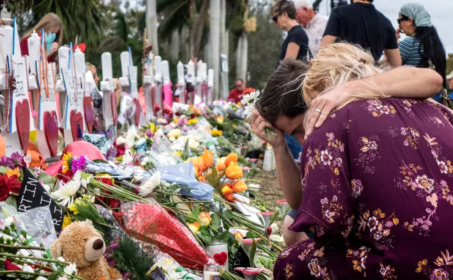 Mógł zapobiec masakrze w szkole w Parkland. Uzbrojony szkolny ochroniarz nawet nie wyciągnął broni