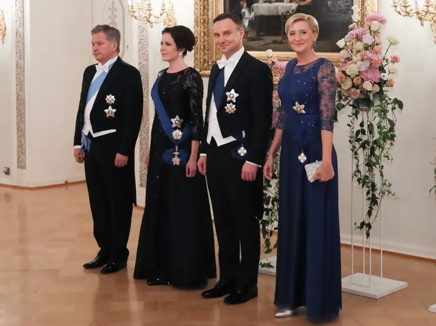 "Brak szlachetności..." Na Agatę Dudę spadła fala krytyki za wczorajszą kreację z wizyty w Finlandii. FOTO
