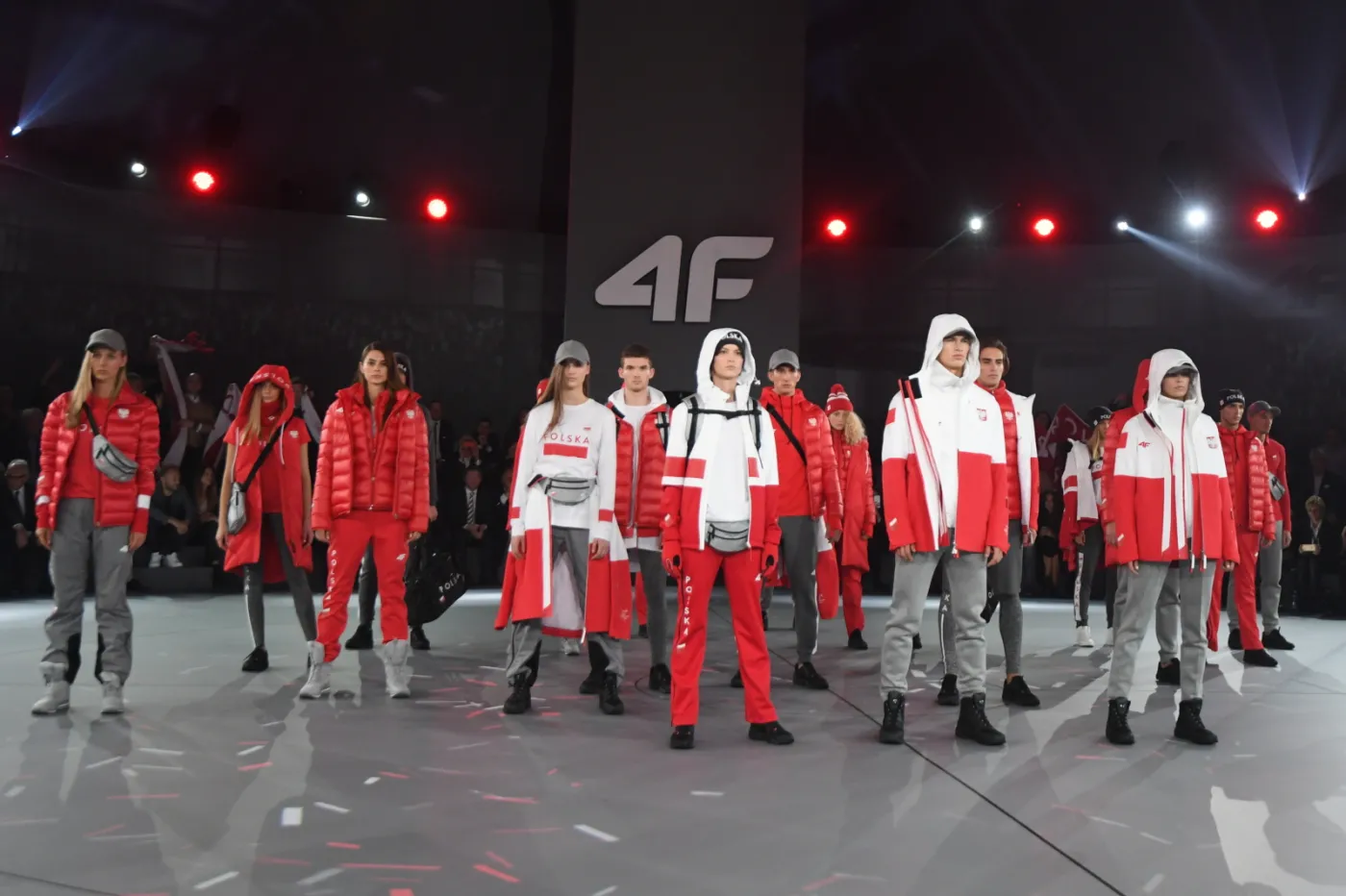 10534651-pokaz-kolekcji-olimpijskiej-marki.jpg