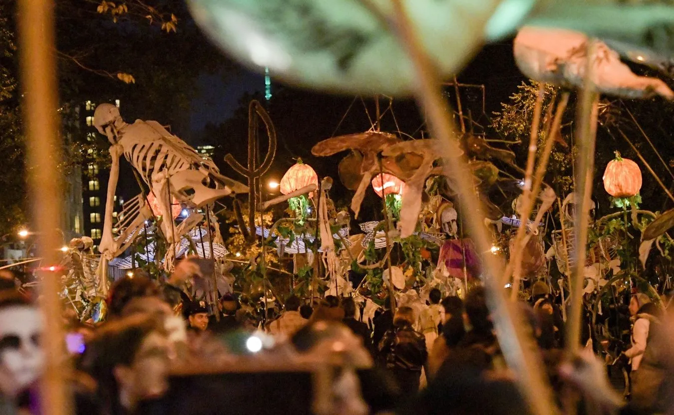 10545699-parada-z-okazji-halloween-w-nowym.jpg