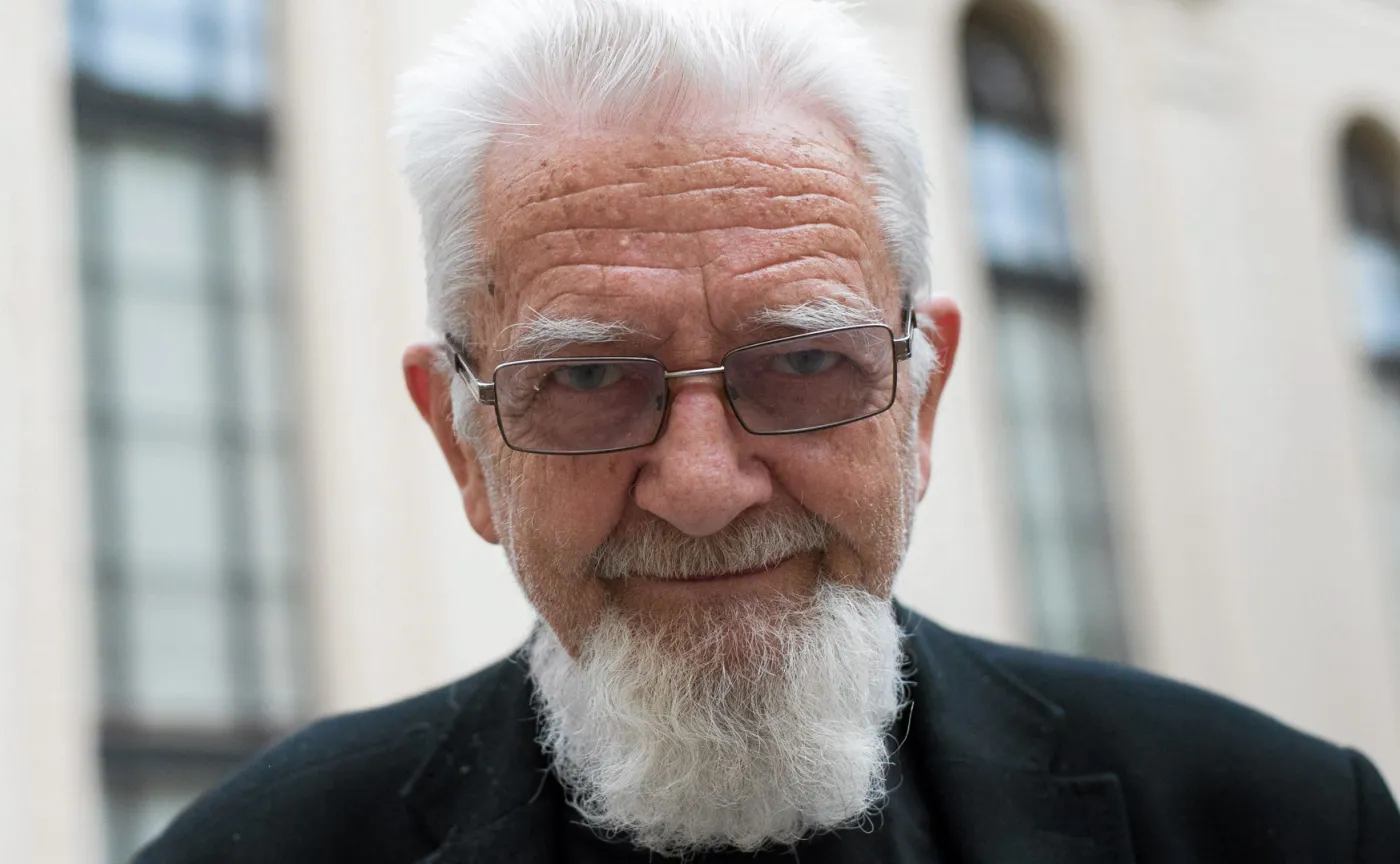 "Boniecki bez cenzury", "Boniecki powiedz" – na chodnikach wspierają ks. Bonieckiego