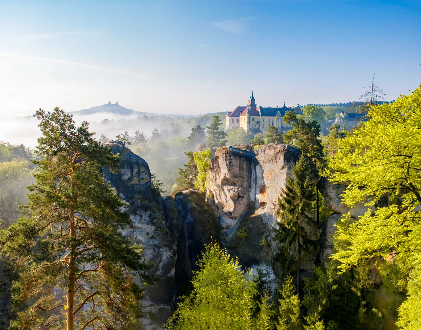 11040773-czeski-raj-hruba-skala-ruiny-zamku.jpg