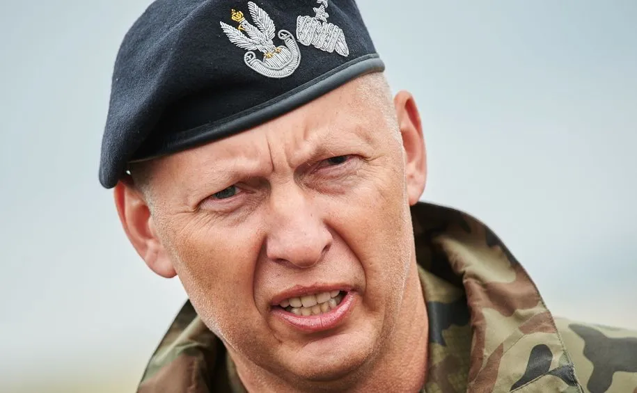 Gen. Różański: Stała baza NATO nie rozwiąże naszych problemów, te dwa miliardy można spożytkować lepiej