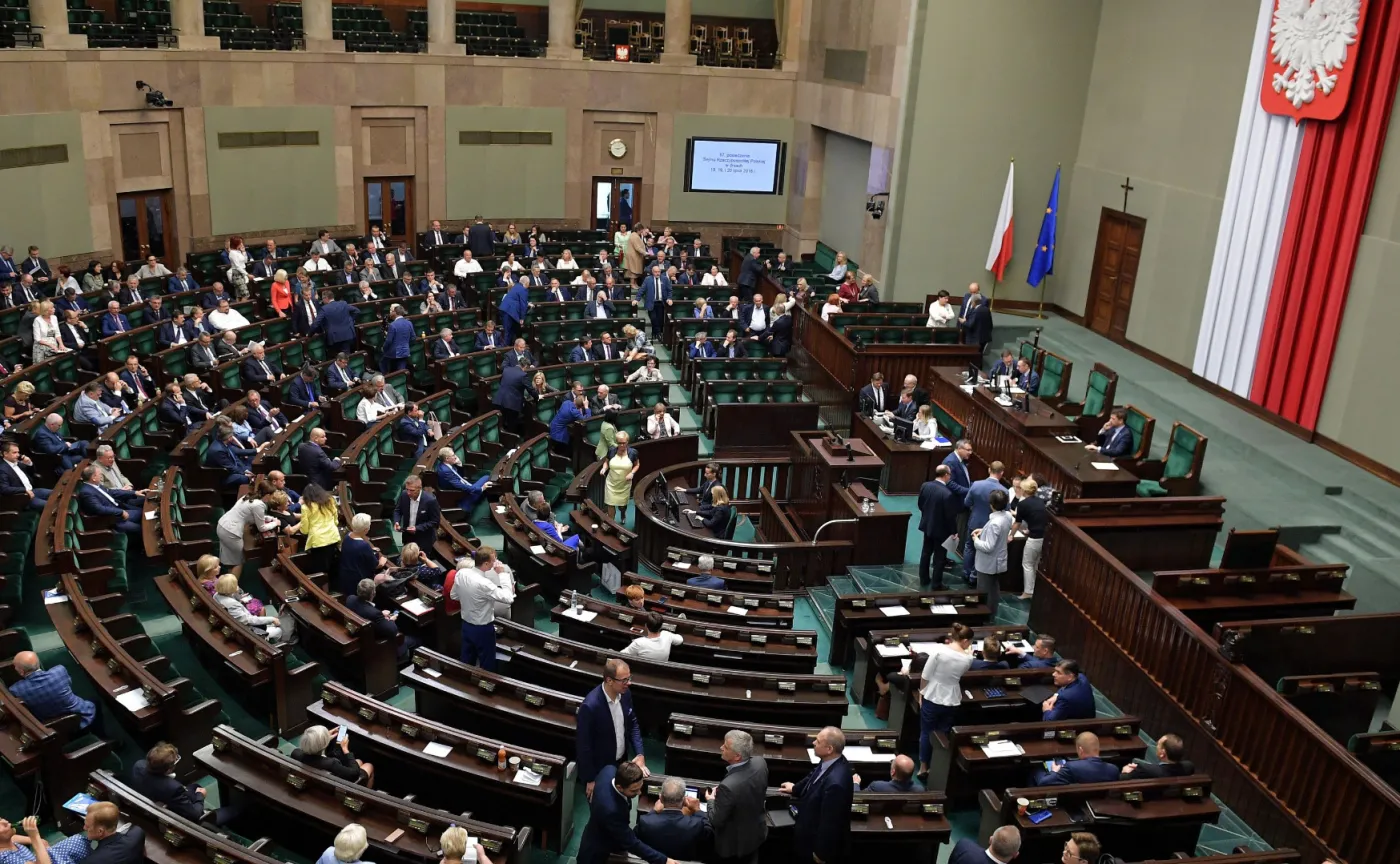 Sejm zmienił ordynację wyborczą do PE. "Chcecie, aby ten tort został podzielony głównie dla was"