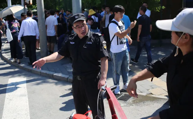 Najpierw próba samopodpalenia, teraz wybuch przed ambasadą USA w Pekinie. Zidentyfikowano podejrzanego