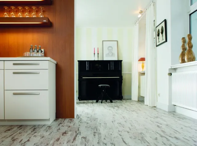 Podłoga ma znaczenie. Jak wybierać posadzkę do małego mieszkania?