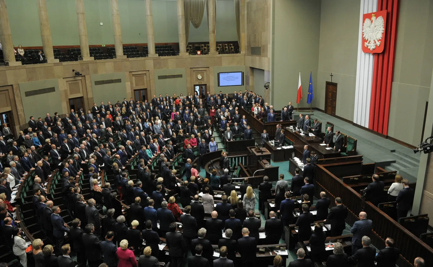 "Opozycja od czasu głosowania "27:1" nigdy nie była tak bliska wygranej z PiS". SONDAŻ