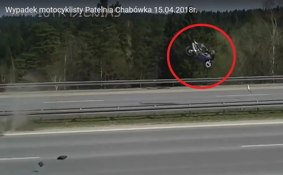 Wypadek motocyklisty na zakopiance. Co poszło nie tak? Dramatyczne wideo świadka