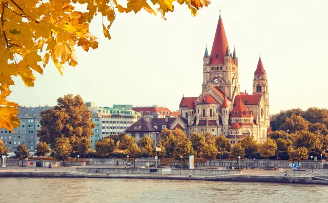 Zniszczony cokół przyszłego pomnika Jana III Sobieskiego w Wiedniu. Prof. Zybertowicz: Wydaje się, że nie jest to czysty wandalizm