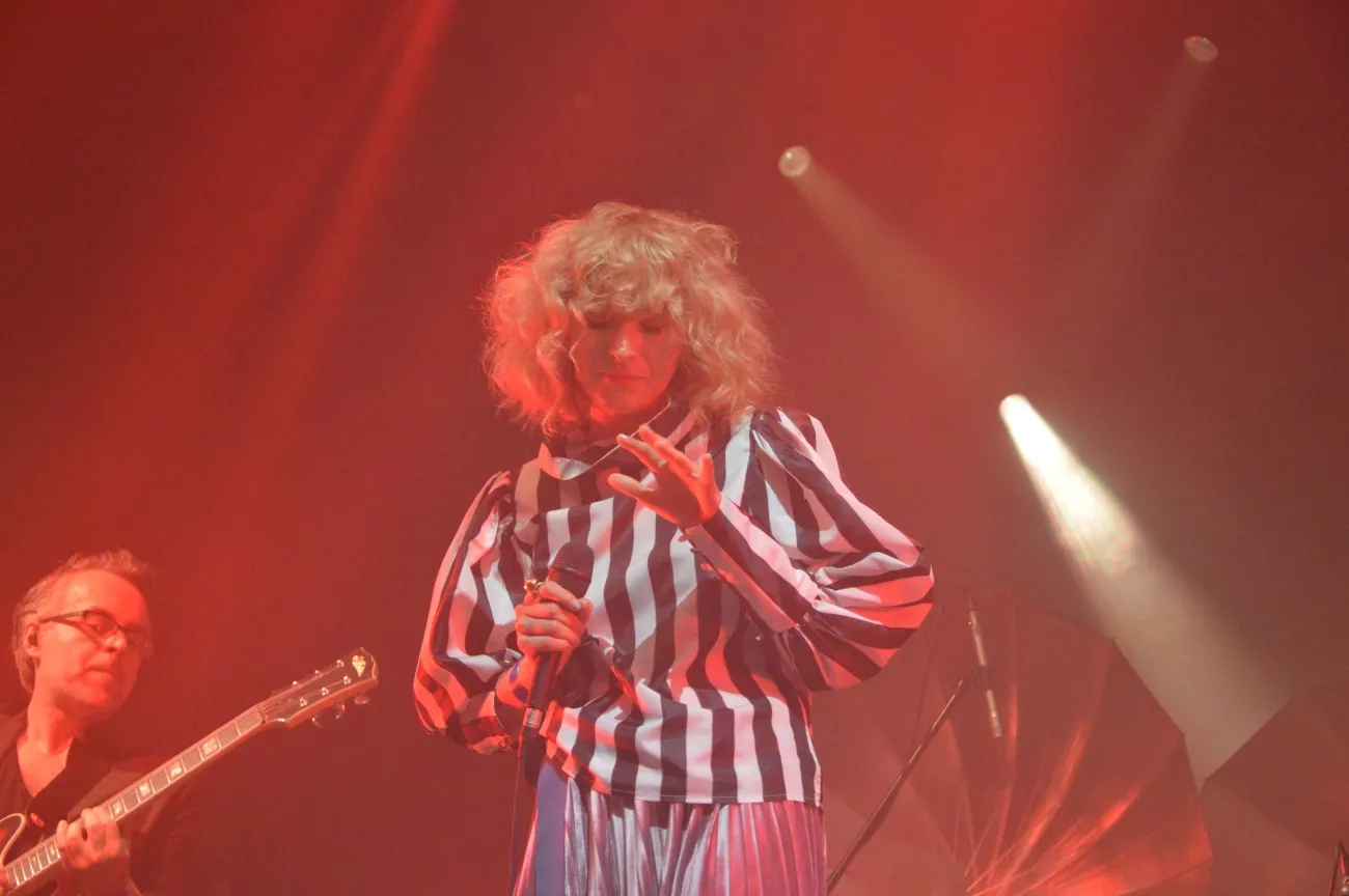 Mela Koteluk podczas Orange Warsaw Festival. 2 czerwca 2018 