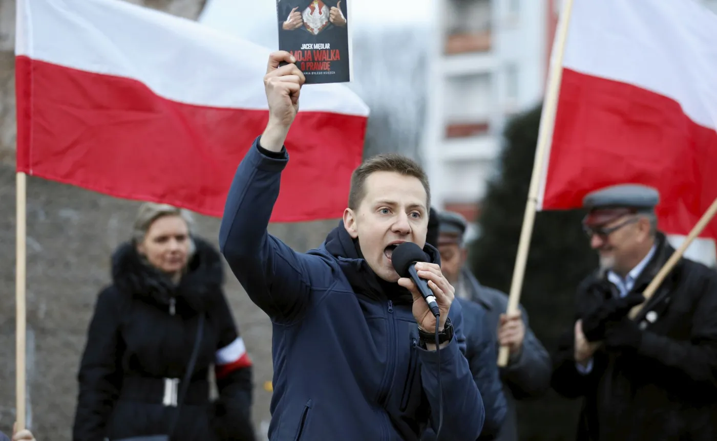 Jacek Międlar podczas manifestacji narodowców