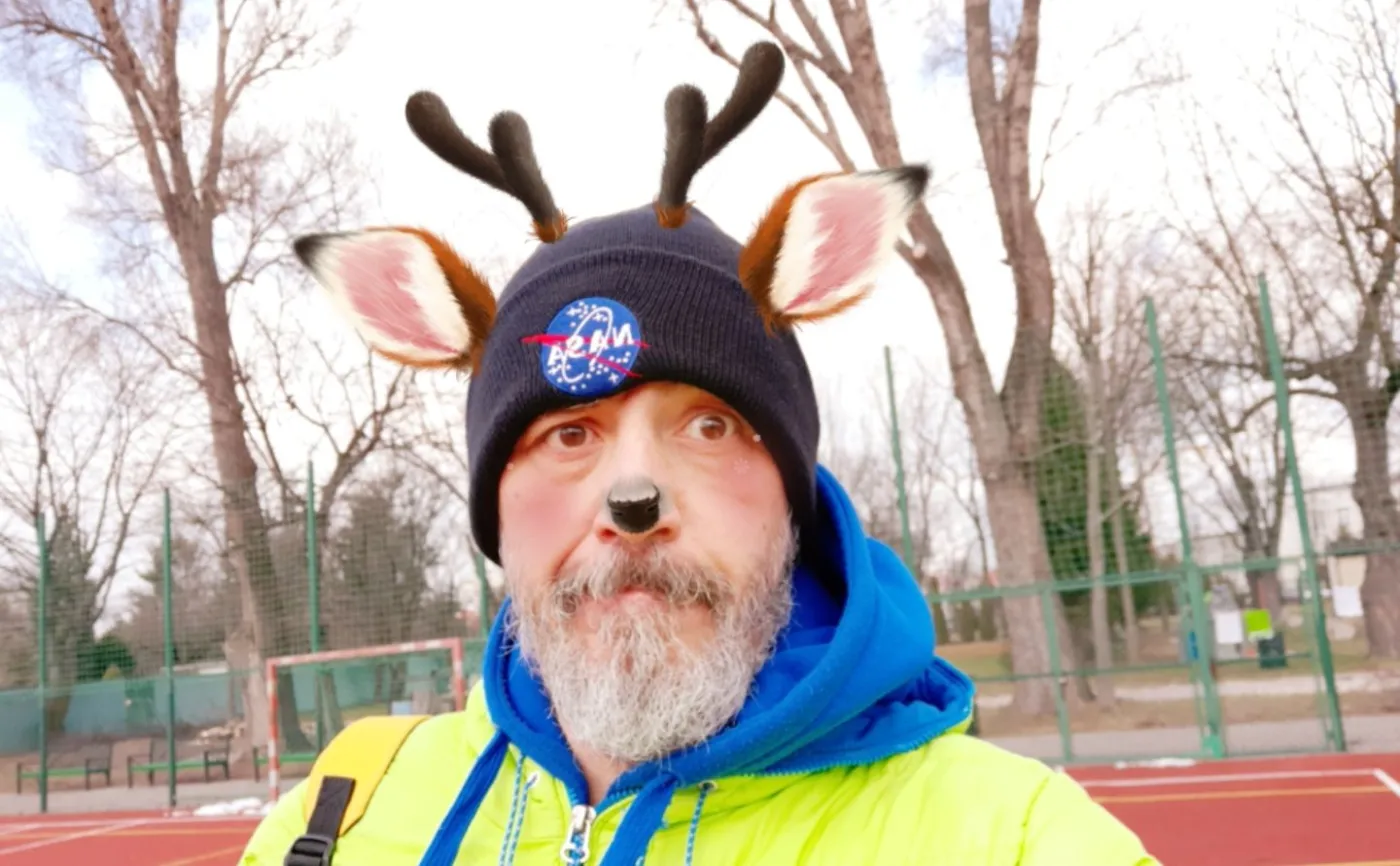 Selfie zrobione telefonem Samsung Galaxy A7 - naklejki 