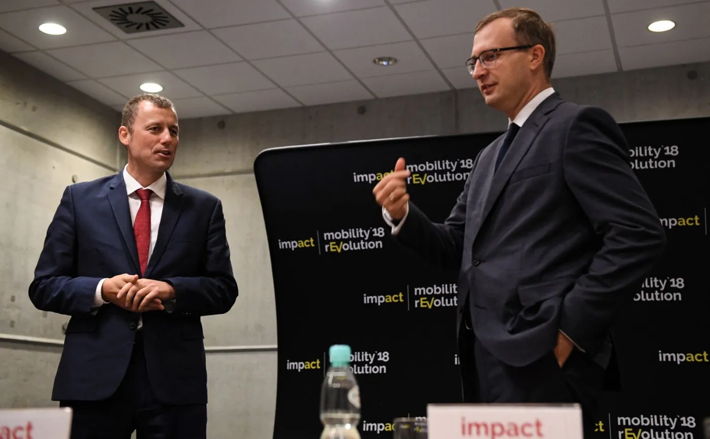 Mikołaj Wild i Paweł Borys podczas konferencji prasowej
