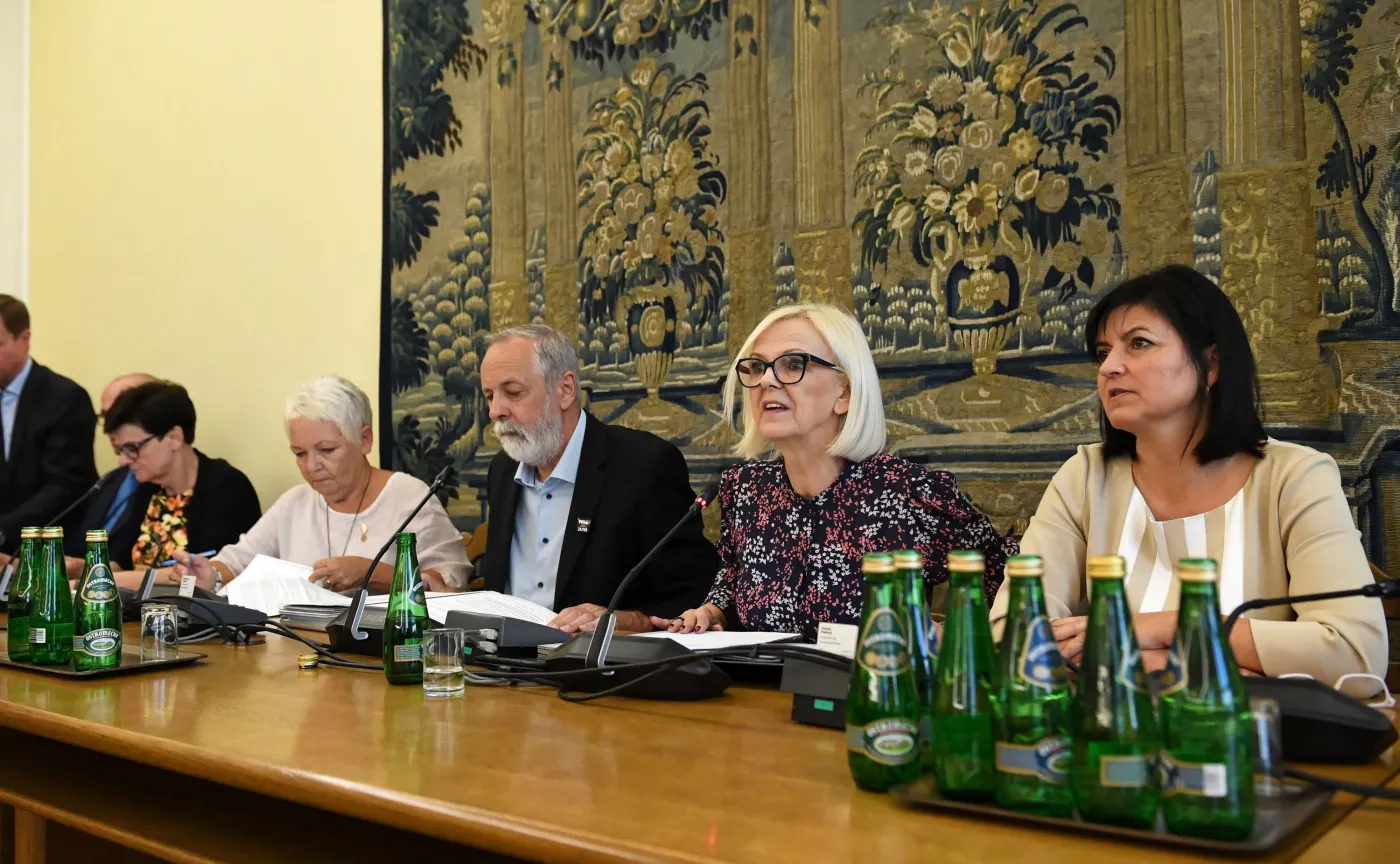 Sejm nie wybrał Rzecznika Praw Dziecka. Schetyna: Zwyciężyła polityka, nie merytoryczna debata