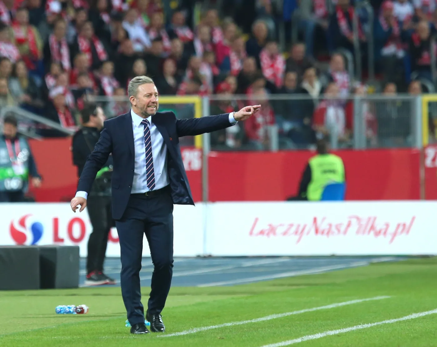 Trener reprezentacji Polski Jerzy Brzęczek podczas meczu z Włochami w Lidze Narodów