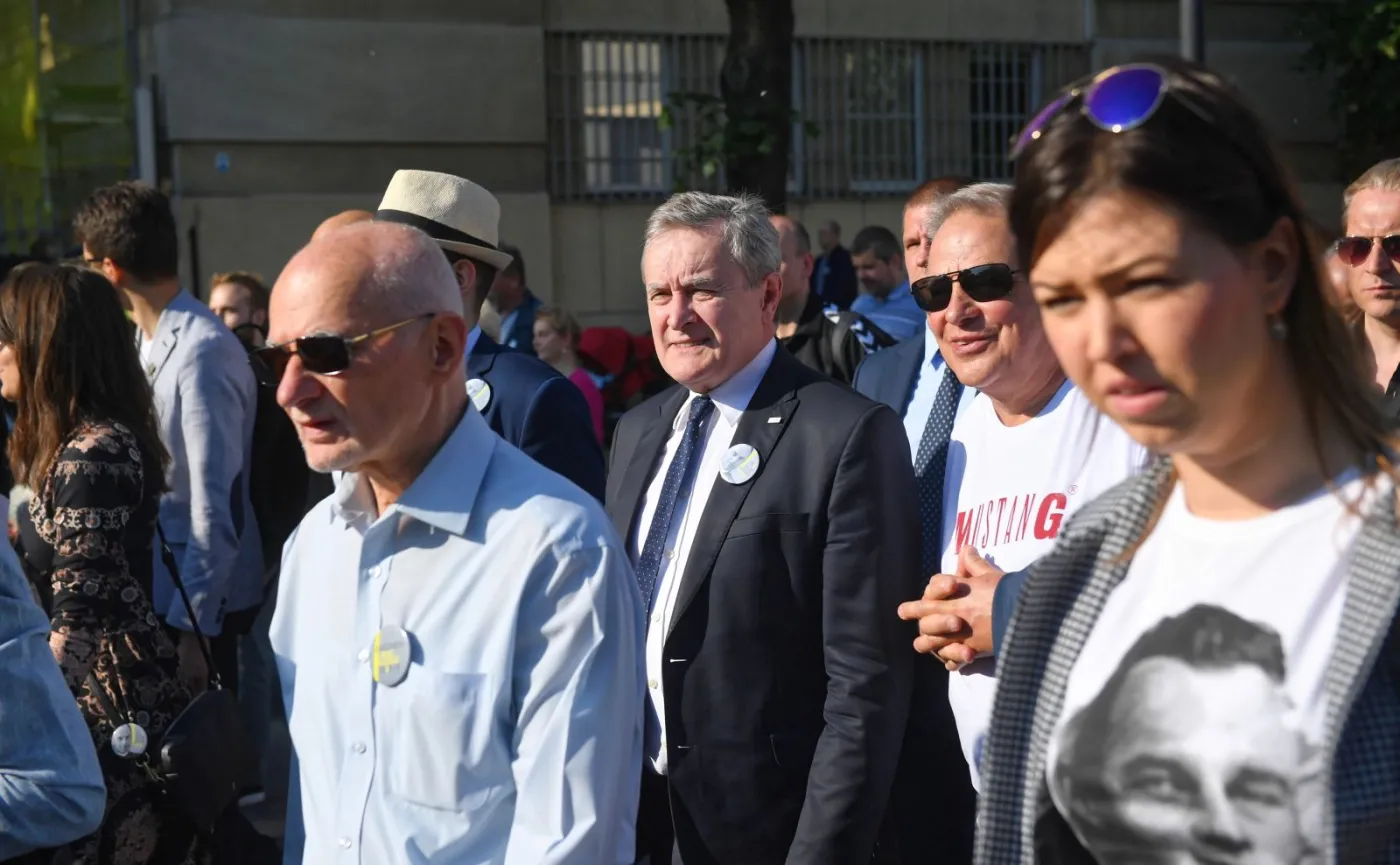 Wicepremier, minister kultury Piotr Glińsk podczas Warszawskiego Marszu Pileckiego w 71. rocznicę śmierci rotmistrza
