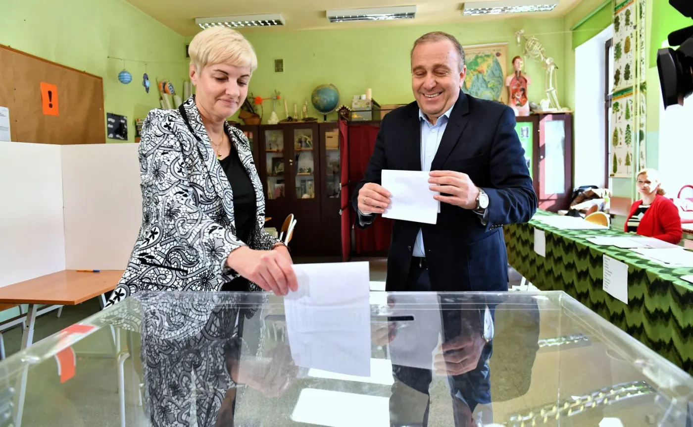 12352910-przewodniczacy-po-grzegorz-schetyna.jpg