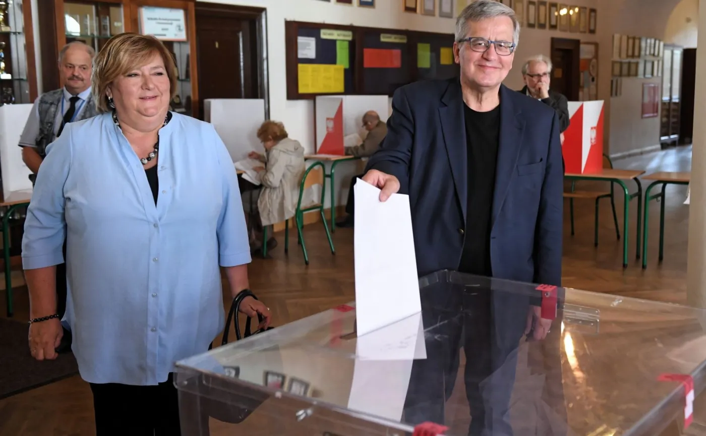 12353924-byly-prezydent-bronislaw-komorowski.jpg