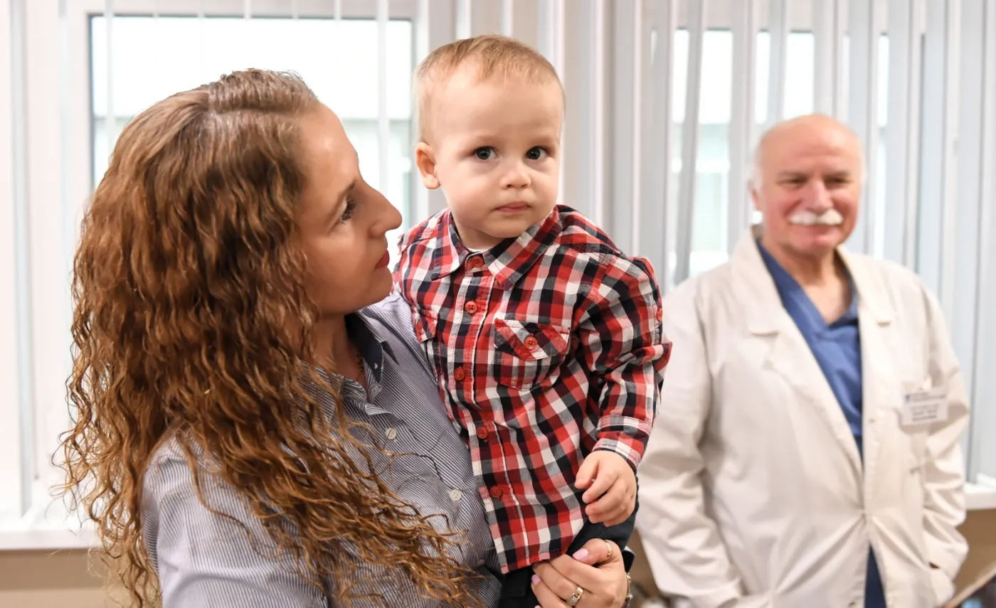 Prof. Jacek Moll dokonał wszczepienia zastawki mitralnej małemu Miłoszowi