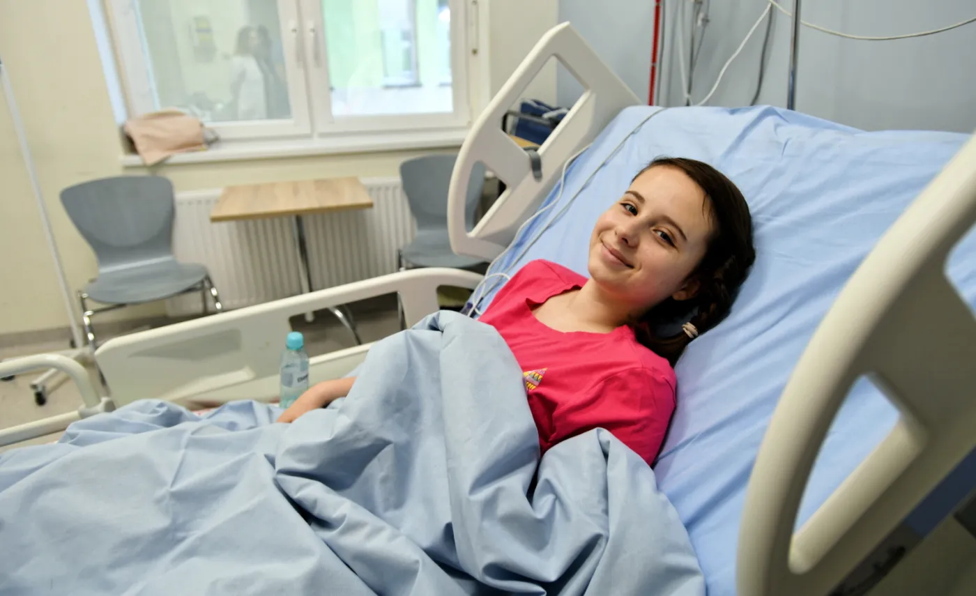 13-letnia Natalia po skomplikowanej operacji zaawansowanej skoliozy