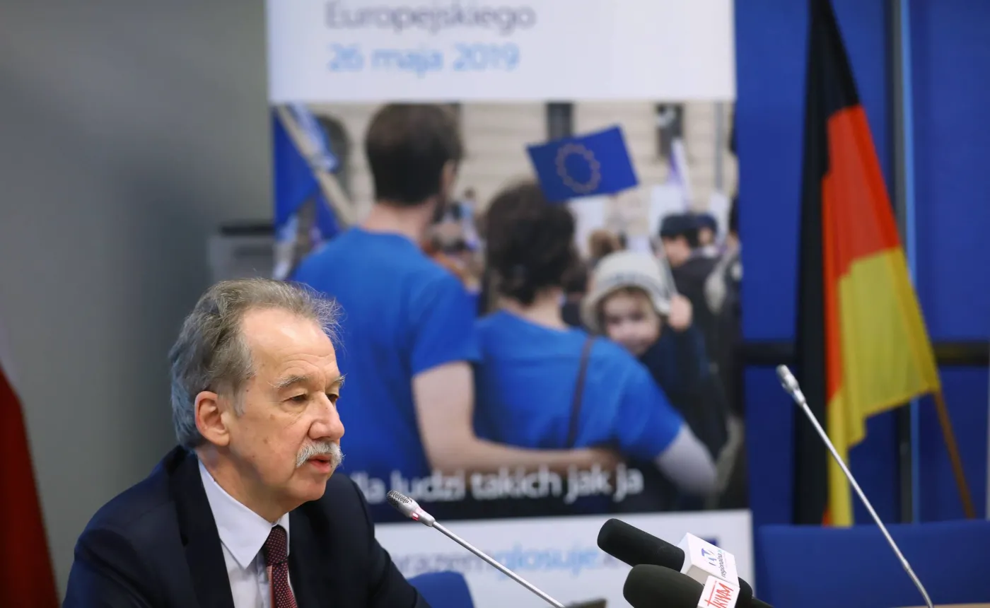 Przewodniczący Państwowej Komisji Wyborczej Wojciech Hermeliński podczas śniadania prasowego "100 dni przed wyborami europejskimi"