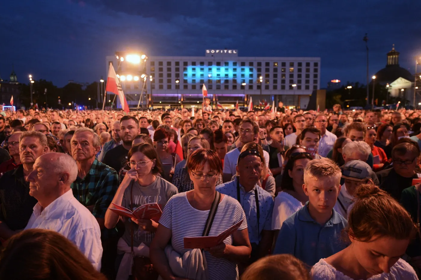 Warszawiacy śpiewają (nie)zakazane posenki