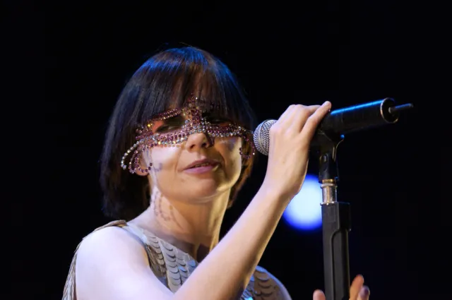 Bjork przedstawiał nowy teledysk. Jak zwykle jest niezwykle [WIDEO]