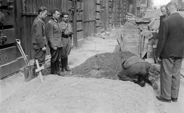 Powstanie Warszawskie: Nieznane ZDJĘCIA. Część 3 [FOTO]