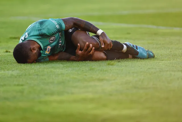 Fatalne wieści dla Legii. Cafu co najmniej przez pół roku nie będzie zdolny do gry