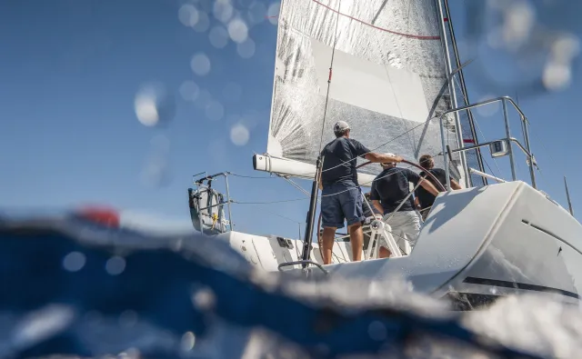 21-letni żeglarz utonął na jeziorze Tałty