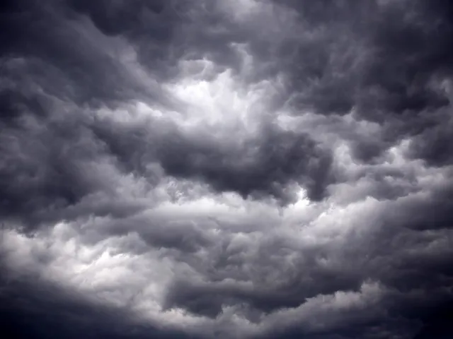 W Polsce nadal będzie pochmurno i deszczowo [PROGNOZA POGODY]