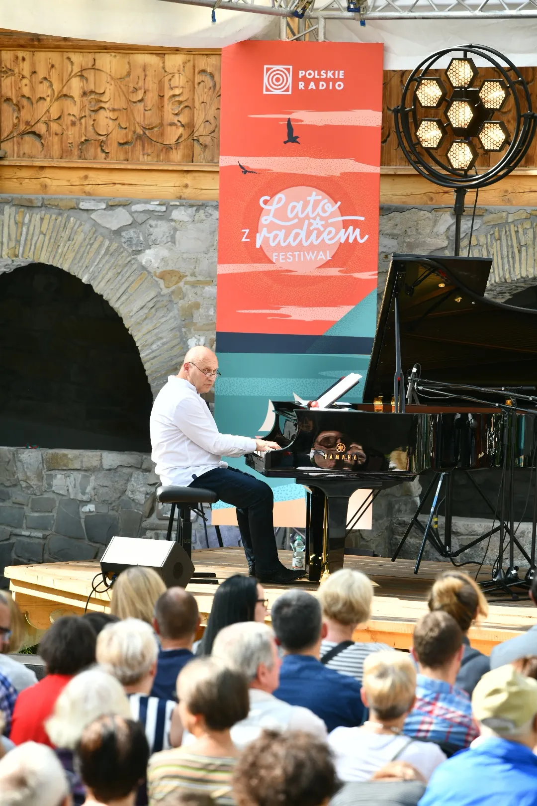 12435407-wlodek-pawlik-trio-willa-czerwony.jpeg