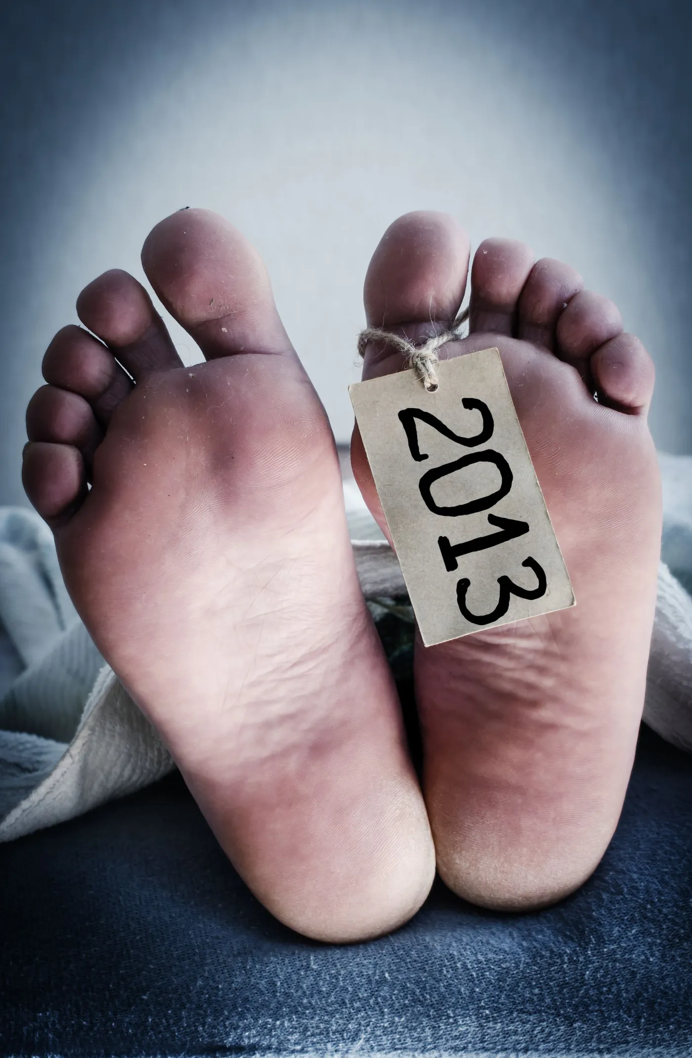 Ostatnia przysługa? Tipsy, pełen makijaż, zapach poziomki...