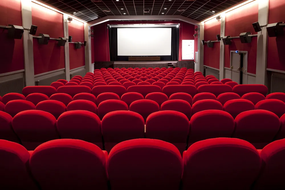 Cenowa walka o widza. Kto za film zażąda mniej?