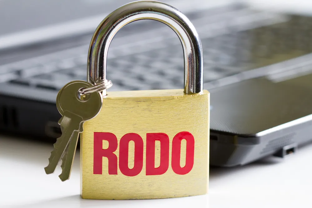 Fetysz RODO w prawie pracy. Absurdalne i groźne skutki