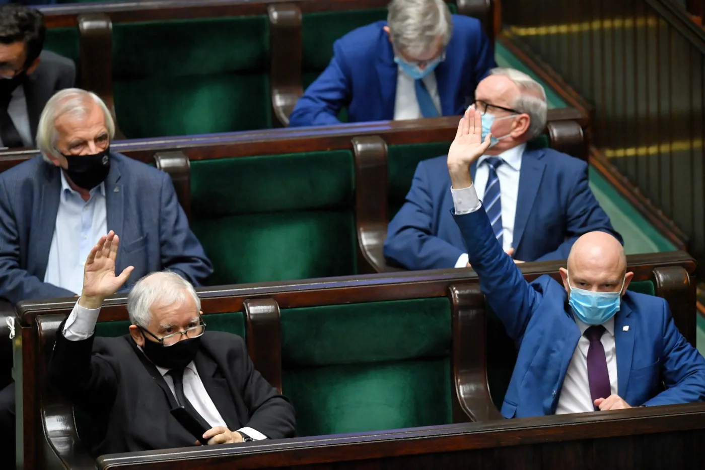 Sejm uchwalił nowelę ustawy covidowej ws. dodatków dla służby zdrowia