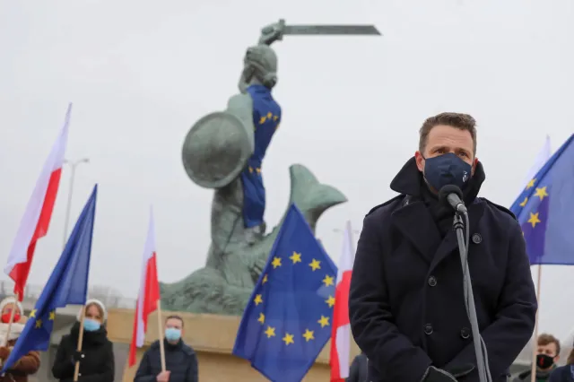Polskie miasta we flagach UE. "Lizus brukselski"