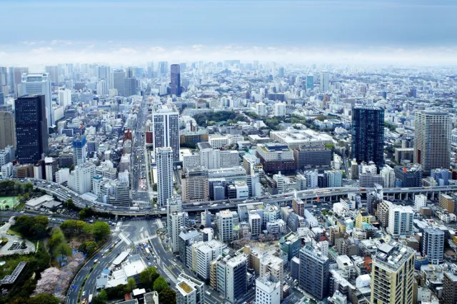 Gaz w podziemiach. Sekta odpowiedzialna za zamach w tokijskim metrze wciąż działa