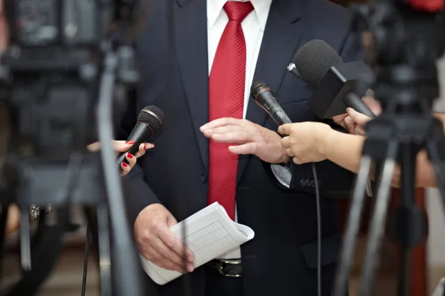 Kto z polityków z największym zaufaniem w styczniu? SONDAŻ CBOS