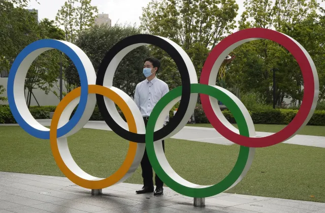 Dziennikarze będą musieli sami sobie pobierać próbki do testów na COVID-19