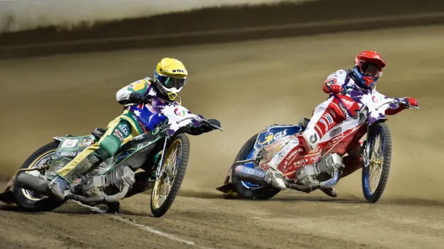 Ekstraliga żużlowa. Zawodnicy będą mogli jeździć tylko w Polsce