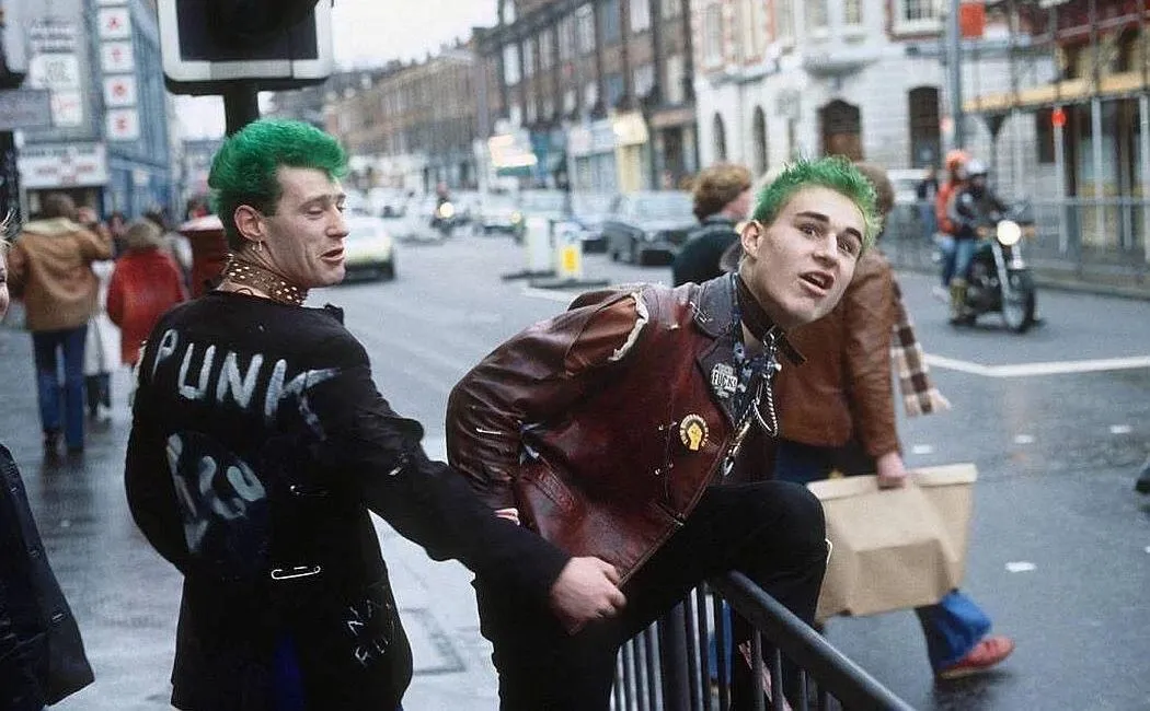 Wstać lewą nogą i zagrać. Punk rock wiecznie żywy