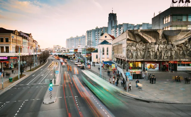 Mińsk pełen migrantów z Bliskiego Wschodu. Oficjalnie to "turyści"