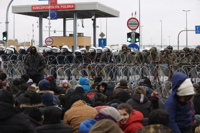 Straż Graniczna: Migranci wracają do obozowiska